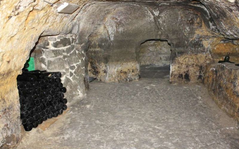 Σπηλιά - Αρχαίο Κελάρι Παλαίωσης Κρασιού