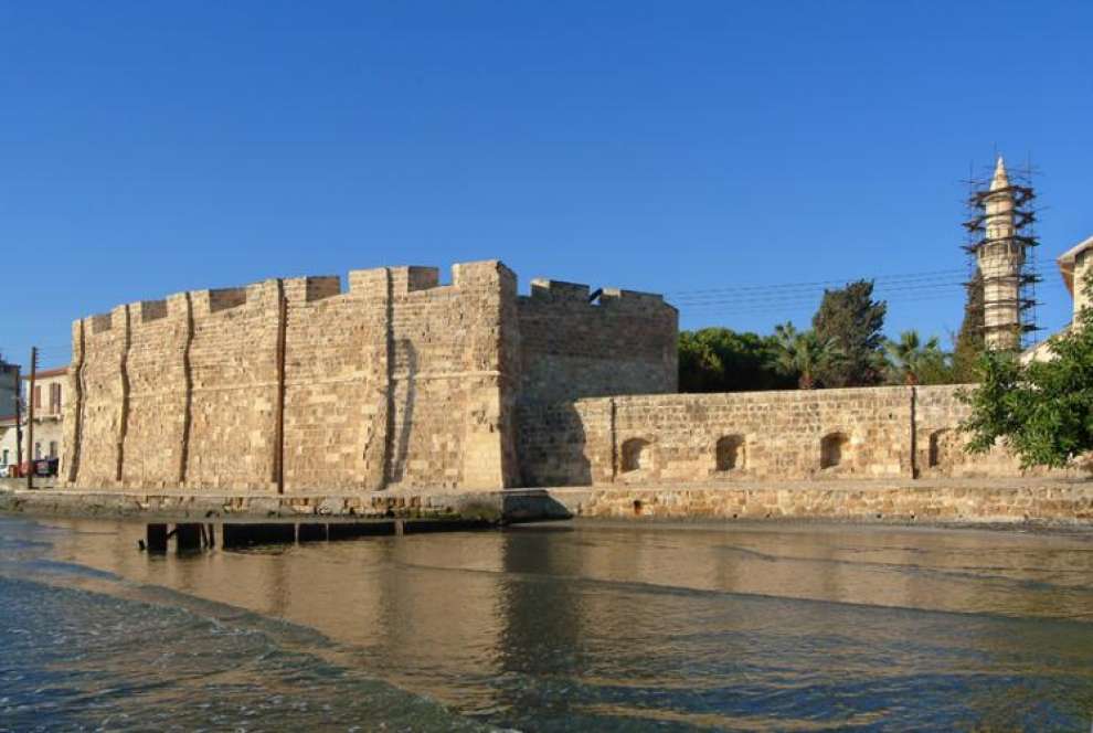 Средневековая крепость - замок Ларнаки