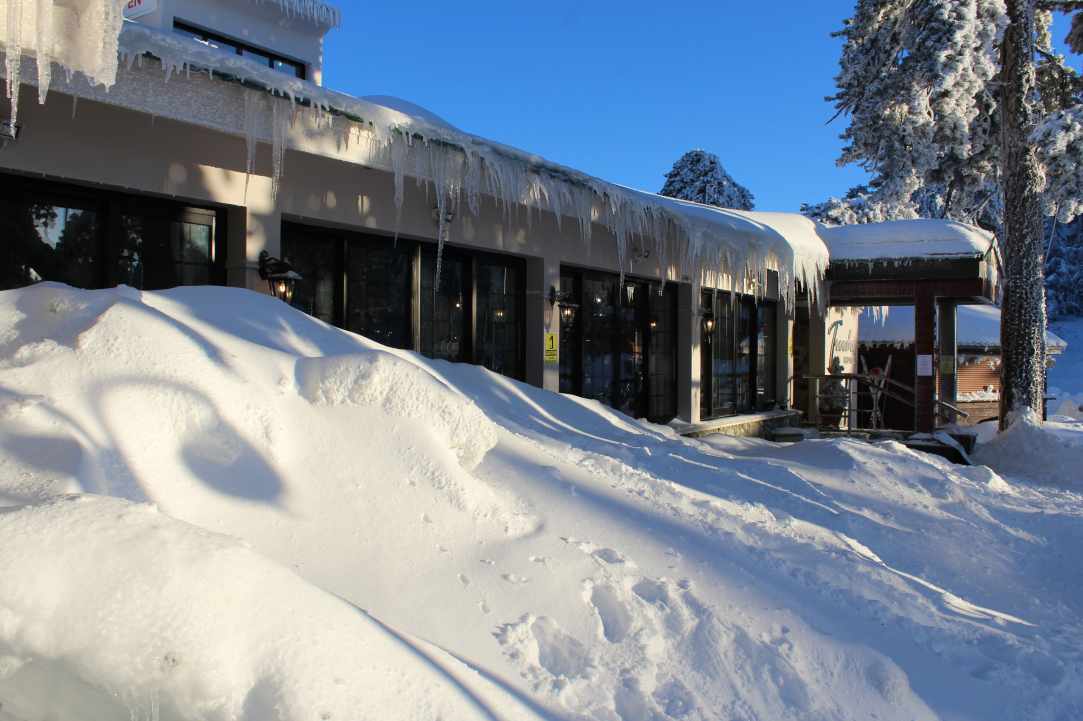 Troodos hotel, mountain and snow