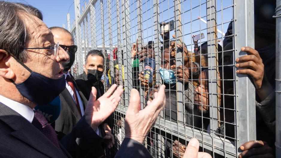 Κακομεταχείριση μεταναστών και κυβερνητική διαφθορά