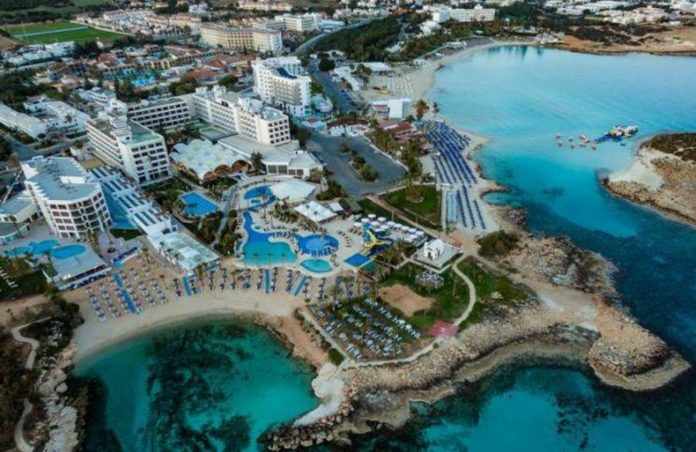 Πλουτίζουν σε βάρος του κράτους