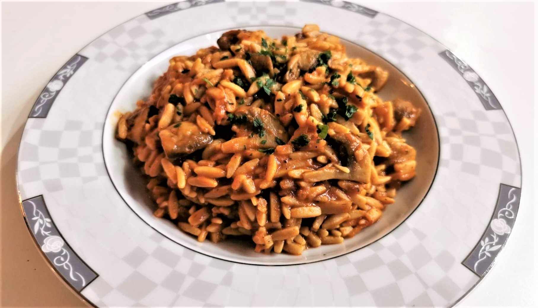 Κριθαράκι με μανιτάρια