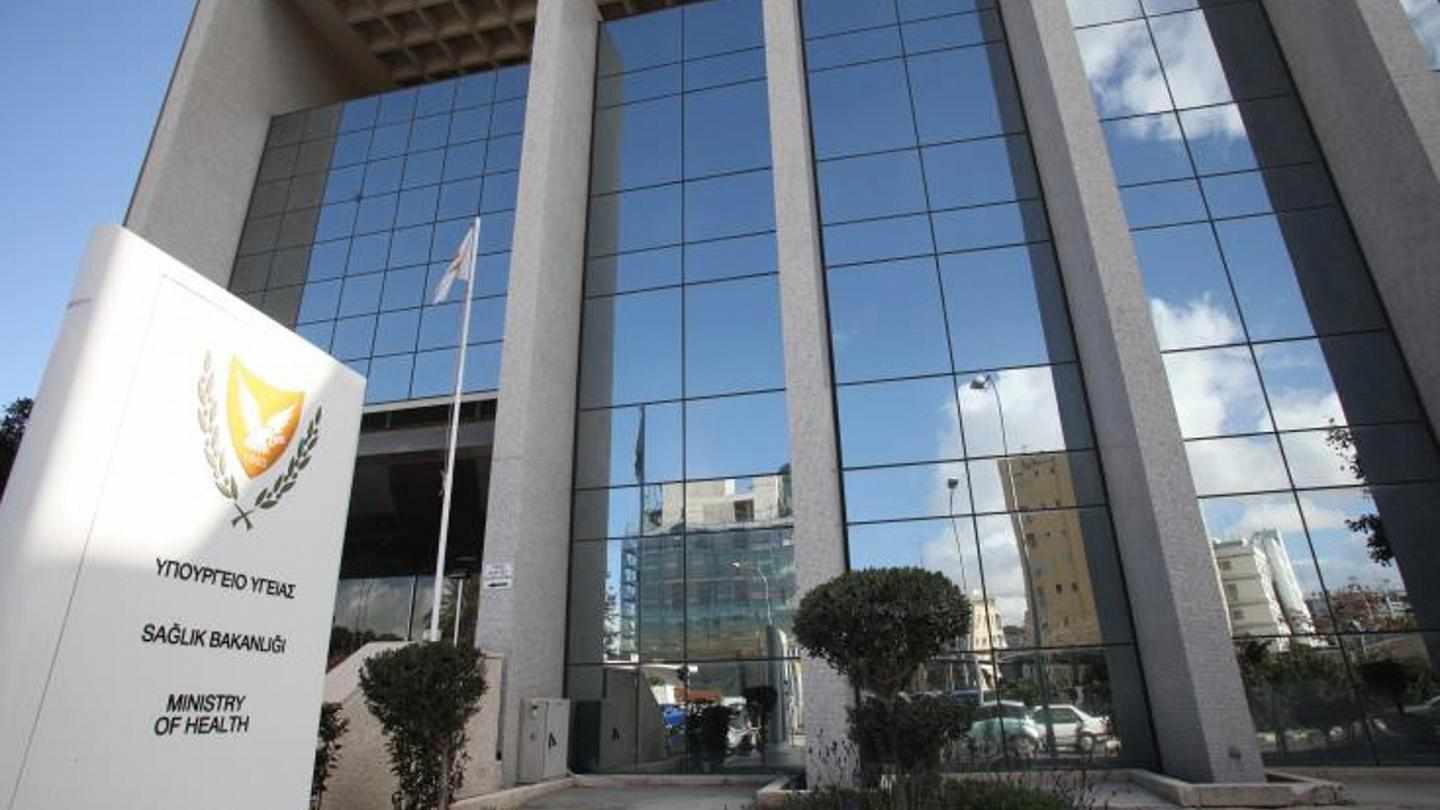 Τι αλλάζει για κρούσματα και στενές επαφές