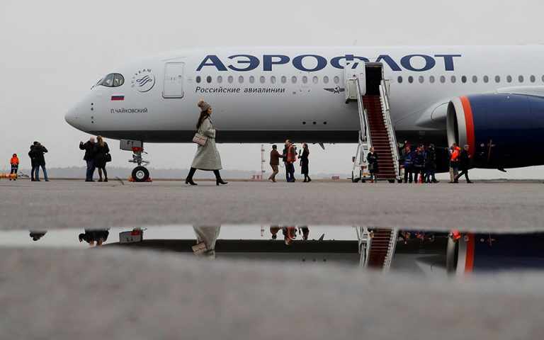 Πληρώνουν «χρυσάφι» για να φύγουν από τη Ρωσία