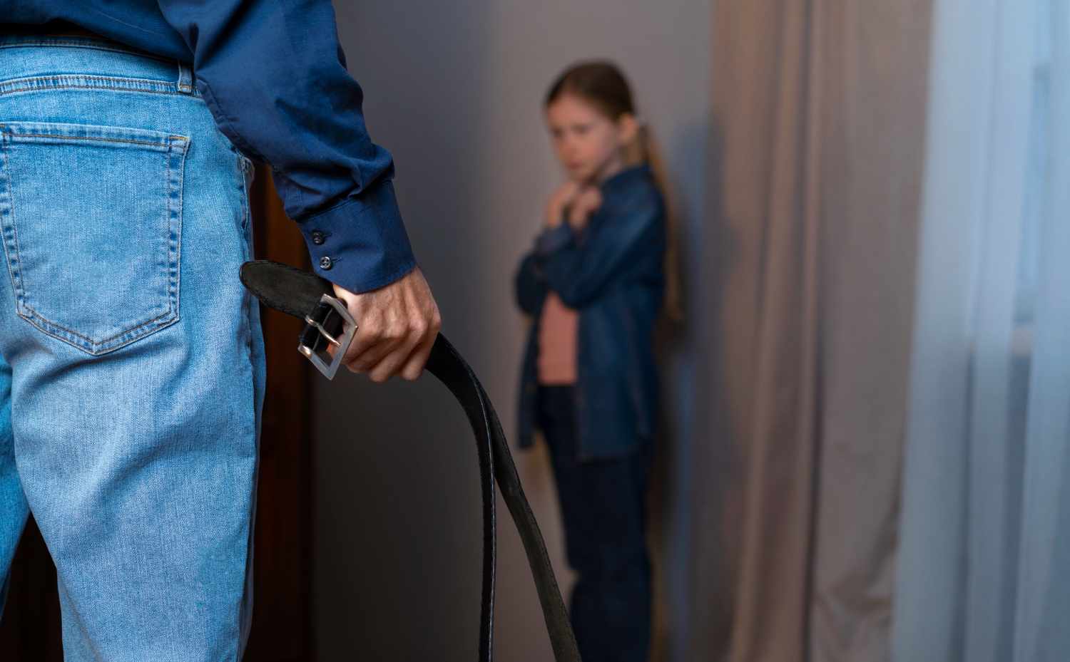 Πα-τέρας βίαζε την 11χρονη ανάδοχη κόρη του