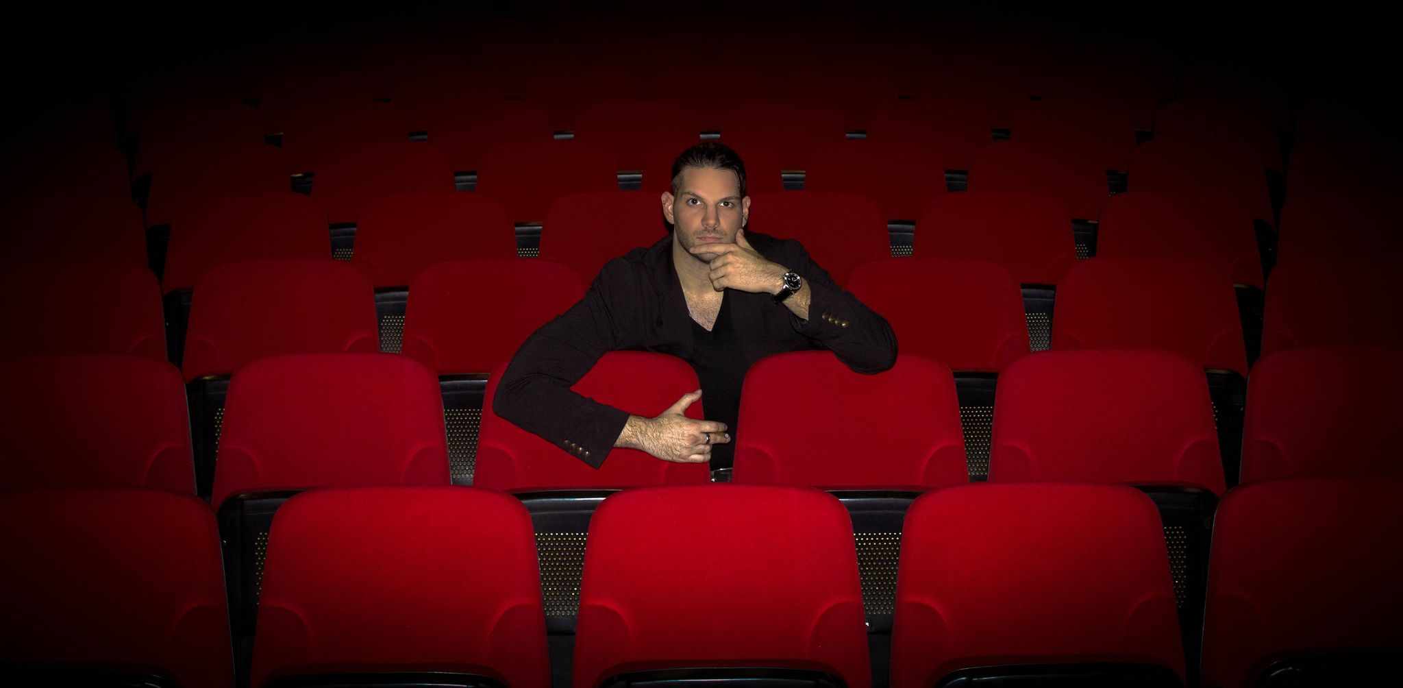 Ο ηθοποιός Βαγγέλης Σαλβάνος μας ανοίγει την καρδιά του