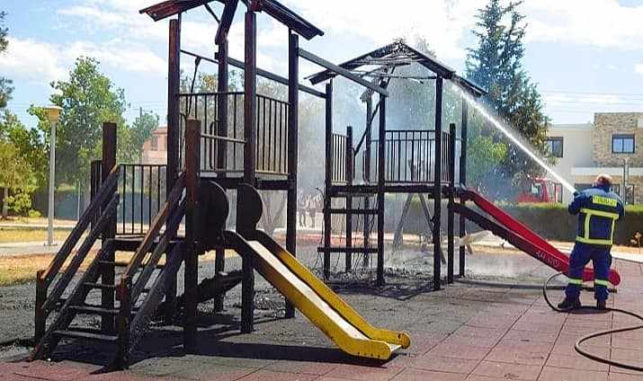 Έκαψαν το πάρκο Βεργίνας στην Λάρνακα