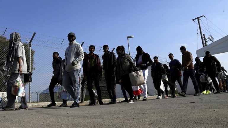 Μετέφερε στο αυτοκίνητο του πέντε παράνομα άτομα από κατεχόμενα