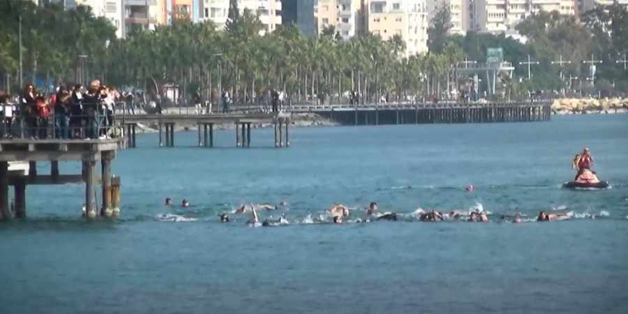 Οι ΟΥΚάδες κολυμπούν για 5η χρονιά στη Λεμεσό για τους Μικρούς Ήρωες