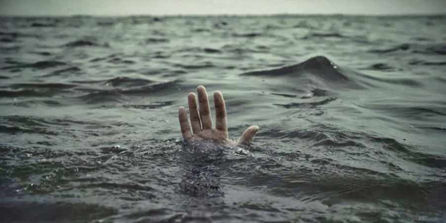 Άνδρας εντοπίστηκε αναίσθητος στη θάλασσα