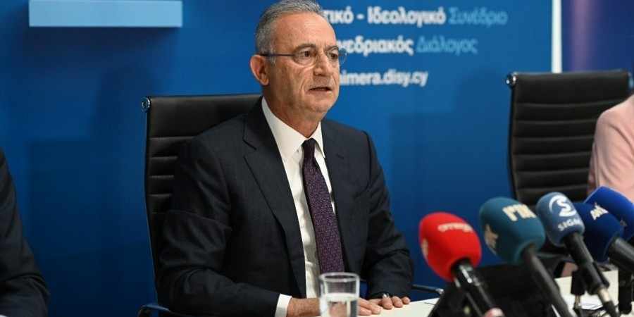Αβέρωφ Νεοφύτου: «Ξεκίνησα ξυπόλυτος από την Αργάκα, δεν μου χαρίστηκε τίποτα...»
