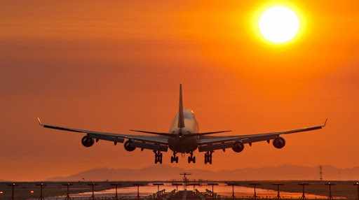 Μείωση των αεροπορικών εισιτηρίων έλεω κορωνοϊού