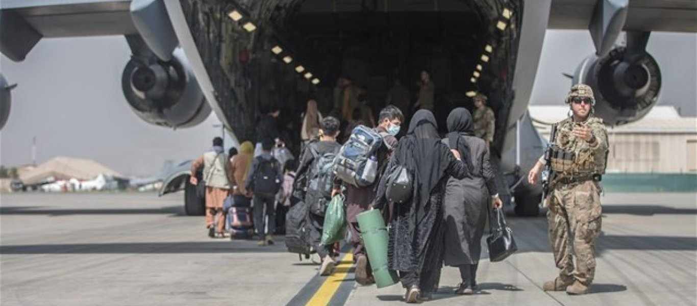 Αφγανιστάν: Βρέφος που γεννήθηκε εν πτήσει πήρε το όνομα του αεροσκάφους