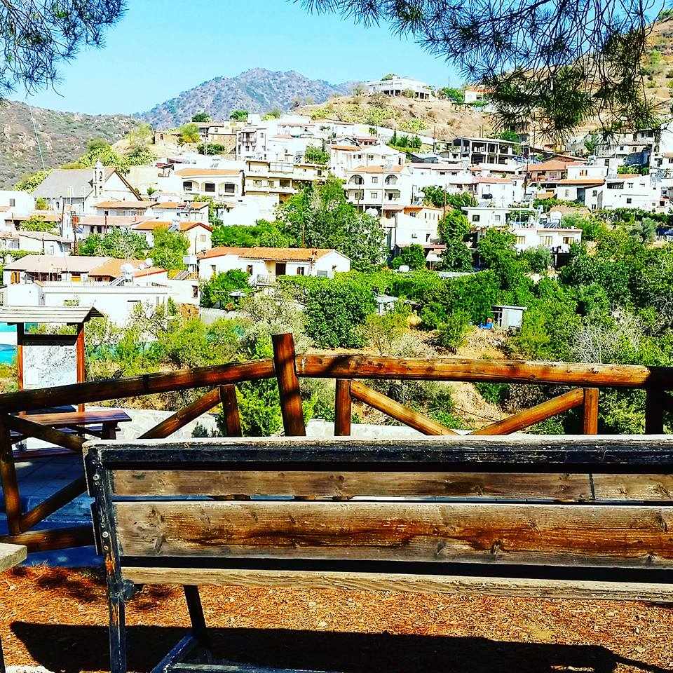 Χωριό Άγιοι Βαβατσινιάς