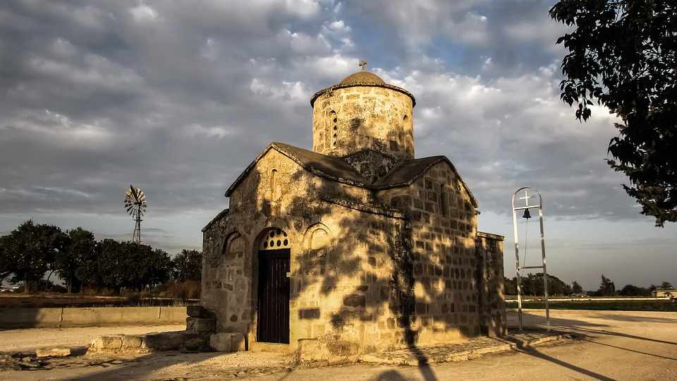 Το ξωκλήσι των Αγίων Ανδρονίκου και Αθανασίας στο Φρέναρος