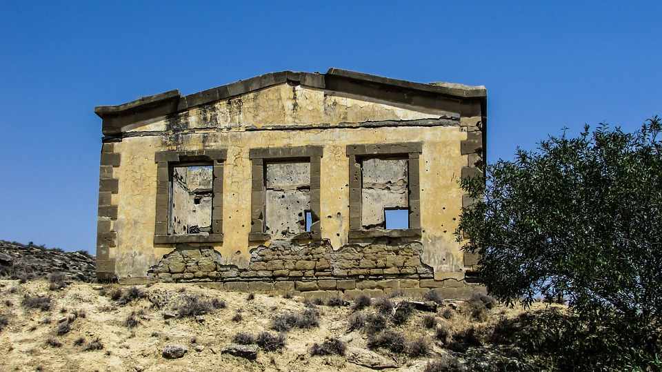 Άγιος Σωζόμενος...απομεινάρια σπιτιών απομεινάρια ζωών