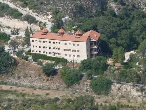Η Ιερά Μονή της Παναγίας Αμασγούς (Γυναικεία) δεσπόζει σ' ένα μικρό λόφο της κοινότητας Μονάγρι..