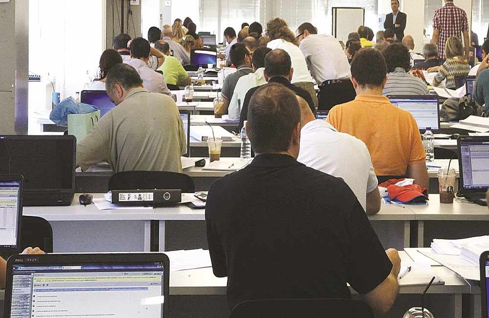 Με ιδιωτικές μπίζνες 5.000 υπάλληλοι του δημόσιου και ευρύτερου δημόσιου τομέα!