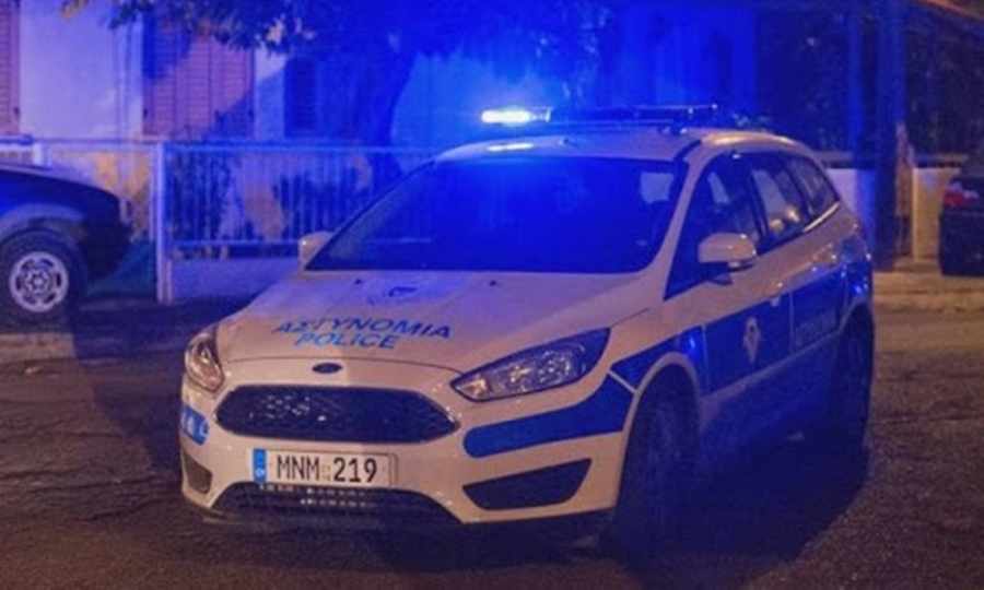 2χρονο στο σπίτι υπό την επίβλεψη ανήλικου και το 7χρονο αδελφάκι τους σε πάρκο