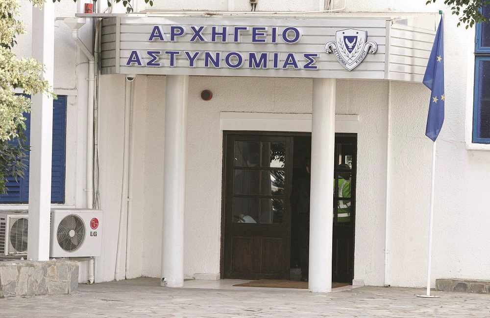 Ξηλώνουν κύκλωμα που εισάγει κτυπημένα οχήματα πολυτελείας και τα πωλεί σχεδόν ως καινούργια