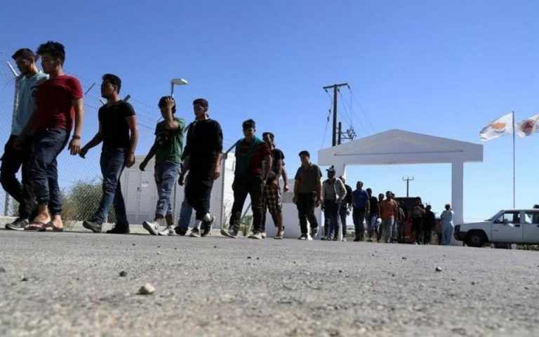 Aρνήθηκε είσοδο σε 440 μετανάστες τρίτων χωρών η Κύπρος