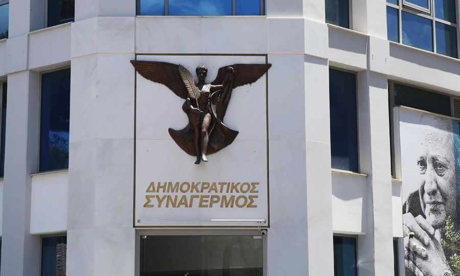 Ο ΔΗΣΥ πάει προς διάλυση τα στελέχη να παίρνουν ήδη θέση υπέρ των δύο μονομάχων
