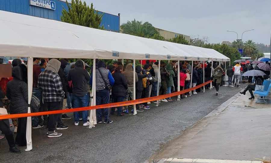 Υπουργείο Υγείας για την τεράστια ταλαιπωρία στα κέντρα εμβολιασμού και rapid test