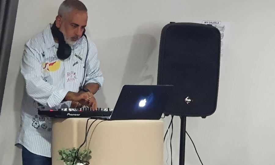Ταξίδι στην Ελλάδα με Dj τον Υφυπουργό Ναυτιλίας