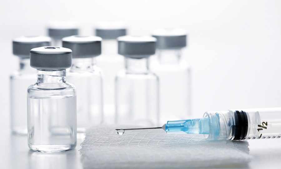 Πολύ ισχυρά δεδομένα» για τα εμβόλια Pfizer και Moderna