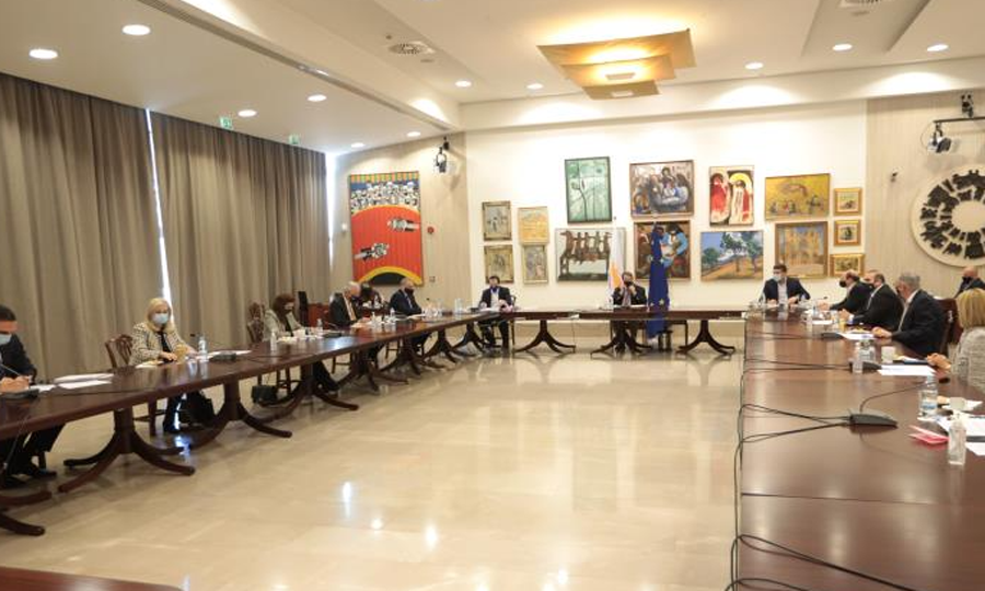 Διευκρινίσεις Υπουργείου Υγείας για κίνητρα και νέα μέτρα