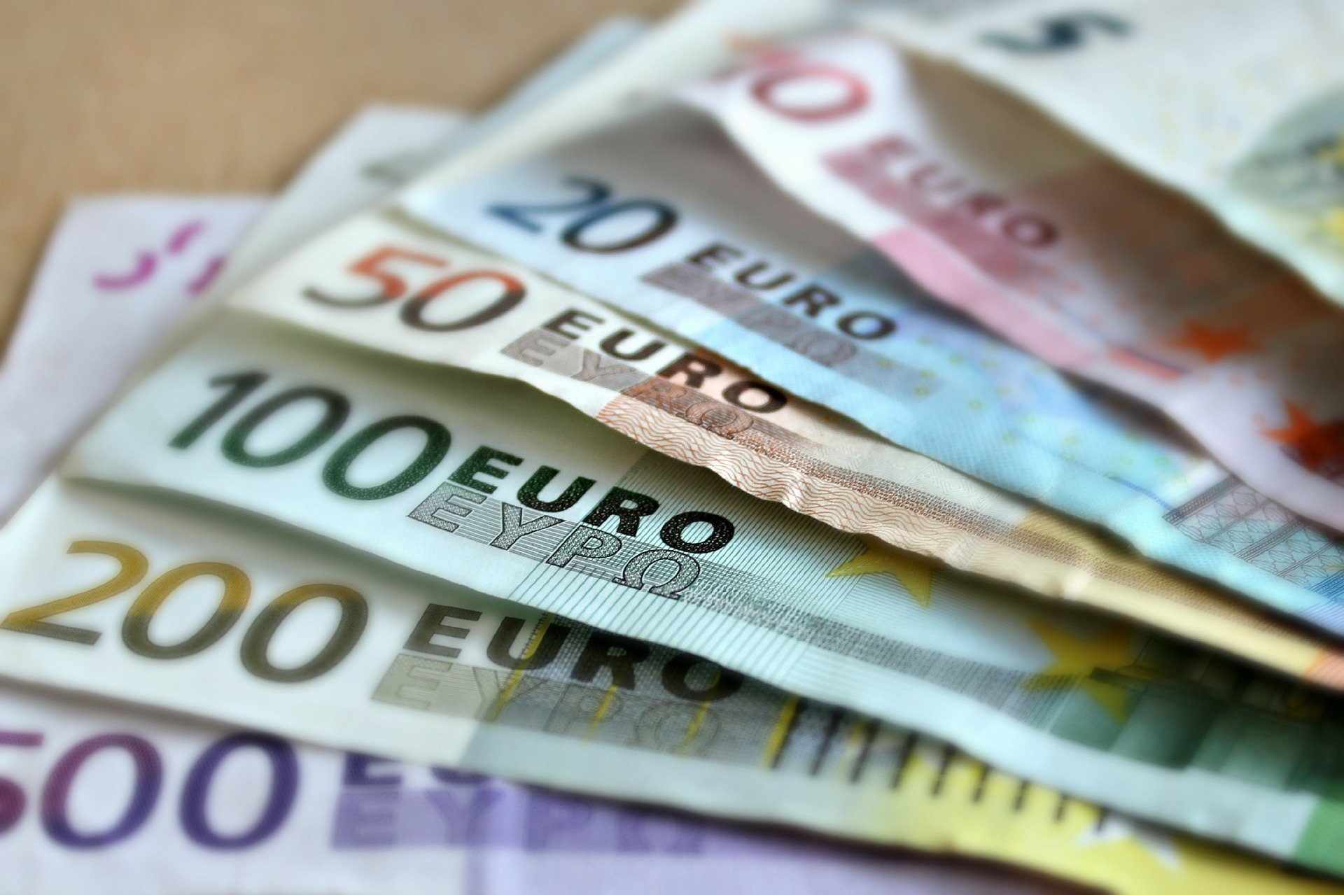 Διευκρινίσεις για χριστουγεννιάτικο επίδομα σε φοιτητές