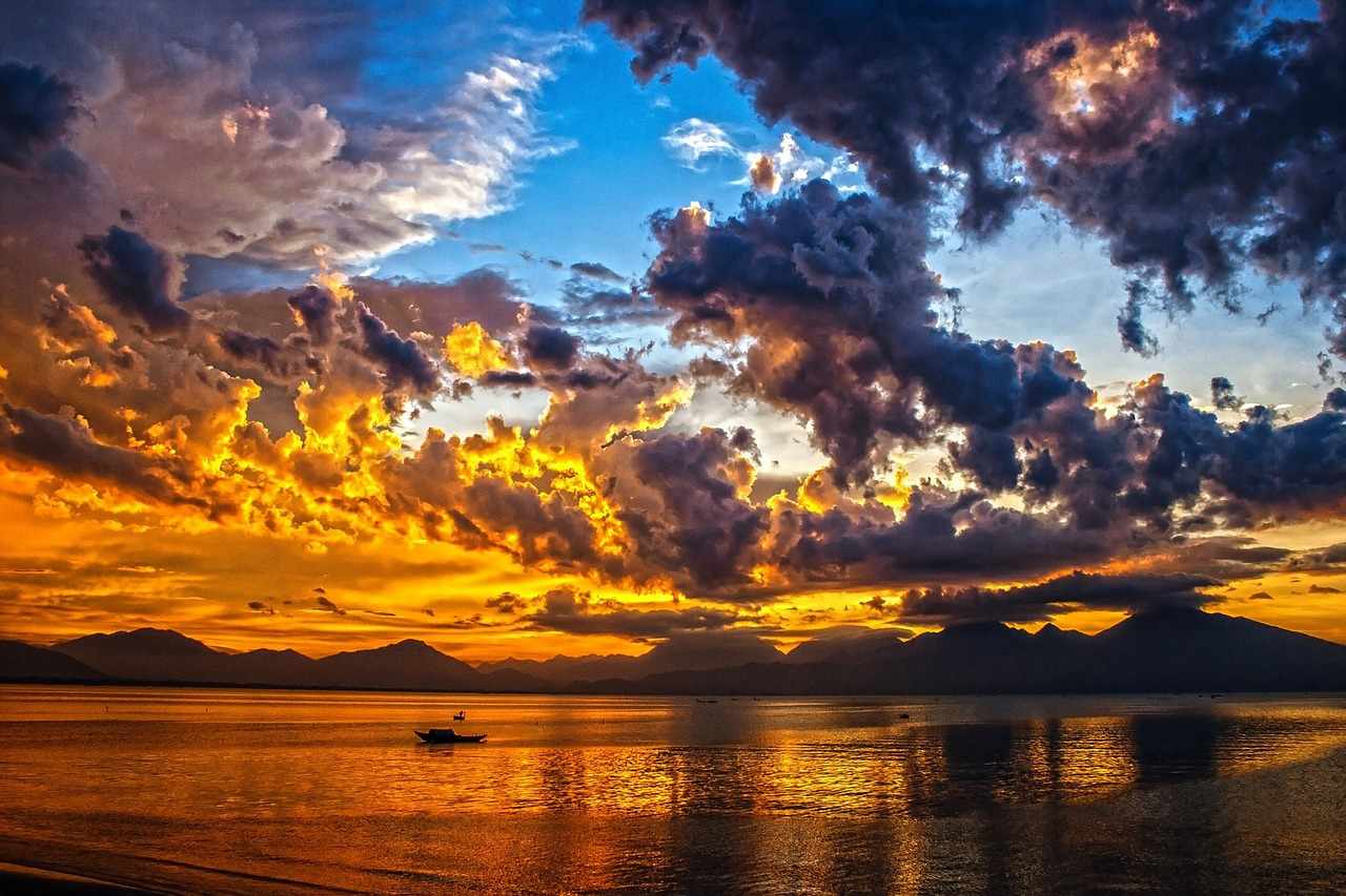 Από ηλιοφάνεια μέχρι μπόρα στο μενού του καιρού
