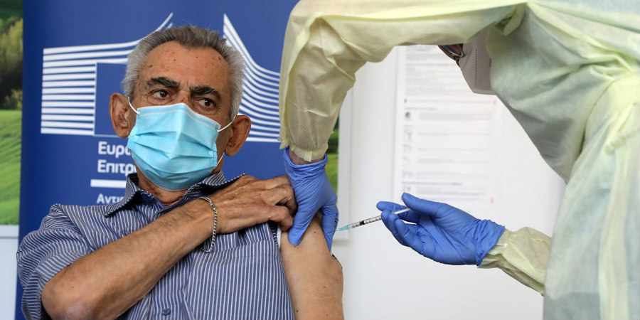 Νεκρός ο πρώτος πολίτης που εμβολιάστηκε στην Κύπρο