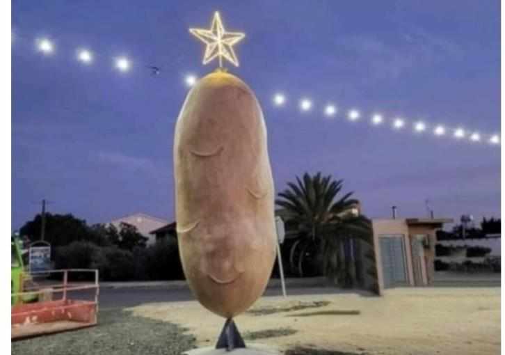 Έκαναν την «Βig Potato ...χριστουγεννιάτικο δέντρο