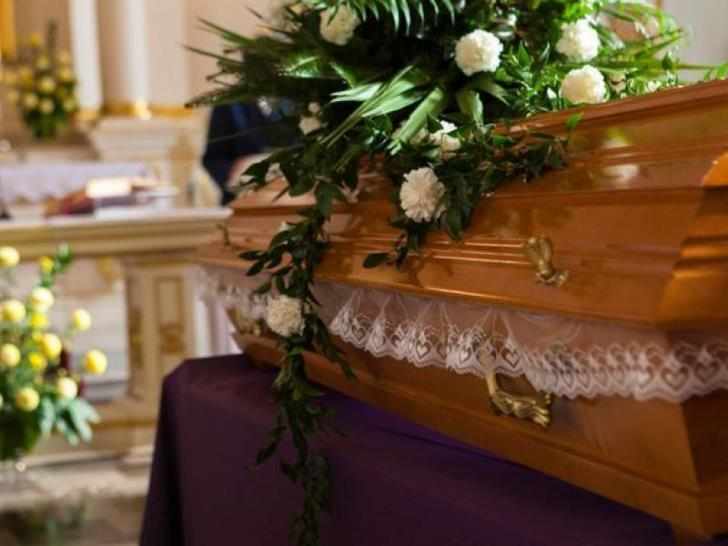 Αλαλούμ με κηδεία ατόμου που πέθανε από κορωνοϊό
