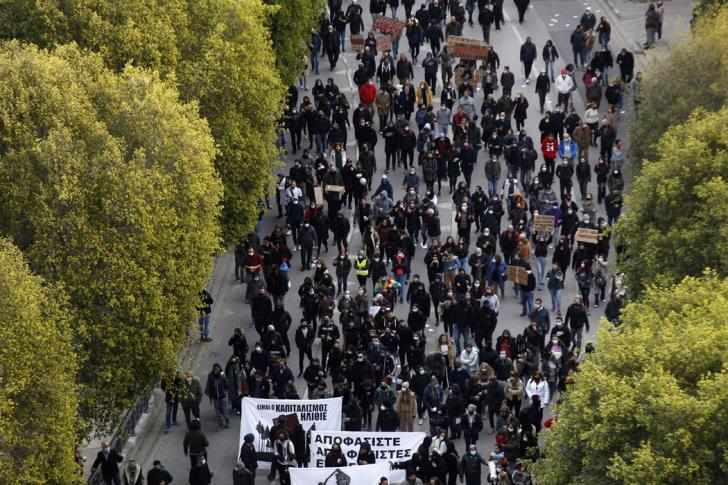 Χαιρετίζει τη συμμετοχή των περίπου δέκα χιλιάδων διαδηλωτών