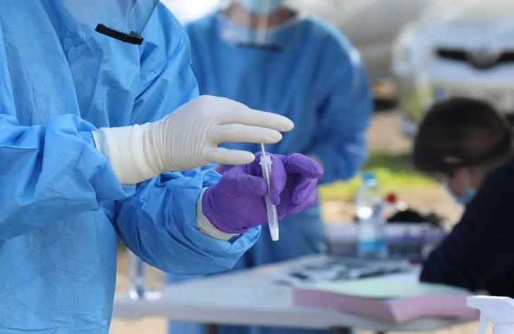 Θα τερματιστούν τα δωρεάν προγράμματα.  €10 το πλαφόν για τα rapid- test