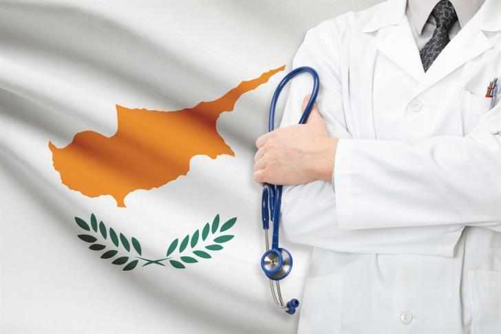 Έξι οι γιατροί που φέρονται να εξέδιδαν πλαστά πιστοποιητικά εμβολιασμού.