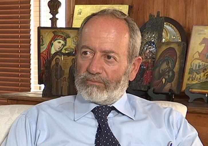 Στην αστυνομία ο Ματσάκης μετά το ΝΑΙ στα εμβόλια