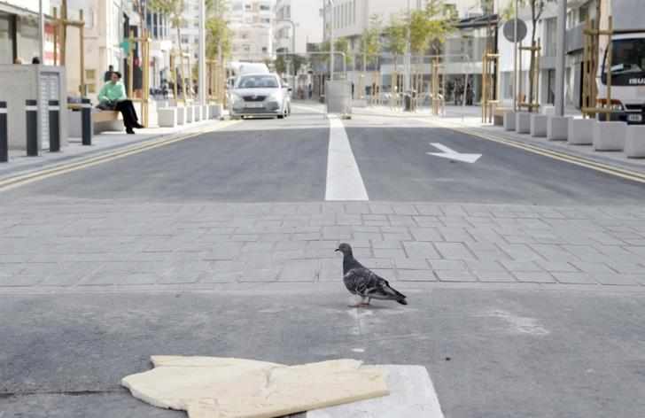 Αυτοκίνητα κανονικά στην  Μακαρίου