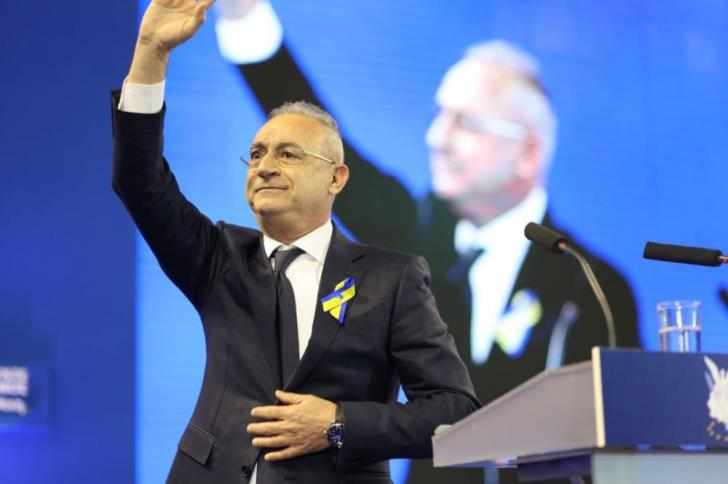 Εμμονή για ντιμπέιτ ο Αβέρωφ Νεοφύτου