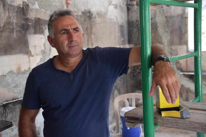 Επούλησα τα ούλλα, ήρτα δαπάνω, μα εν θέλω να με θάψουν δαμέ γιατί νιώθω ξένος
