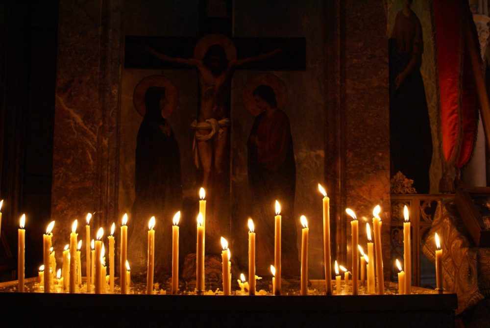 Χωρίς sms στις λειτουργίες της Μεγάλης Βδομάδας