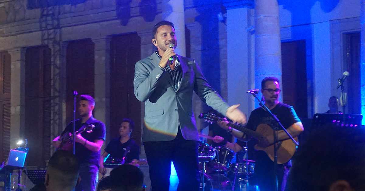 Χρήστος Μενιδιάτης Live