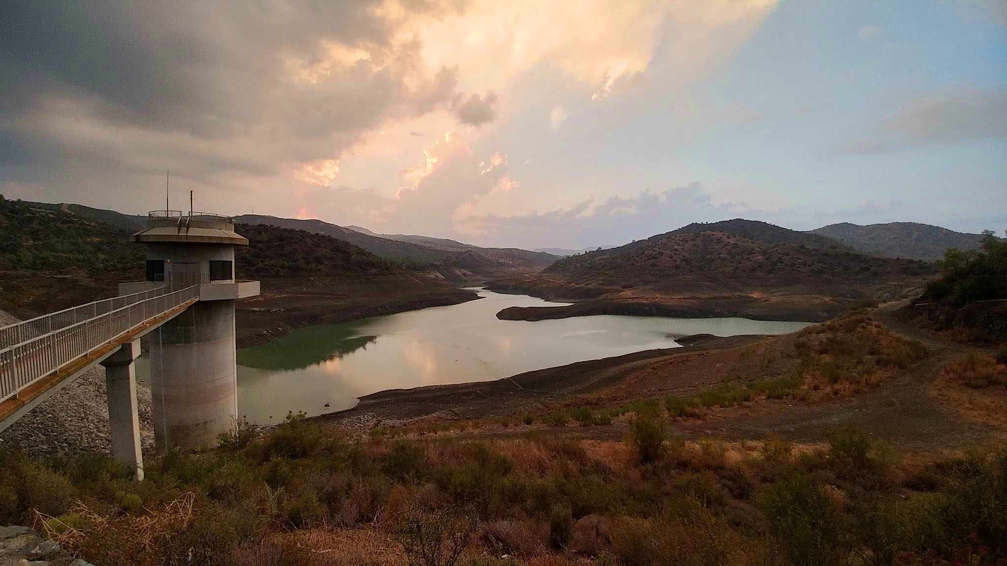 Υδατόφρακτης Διπόταμου