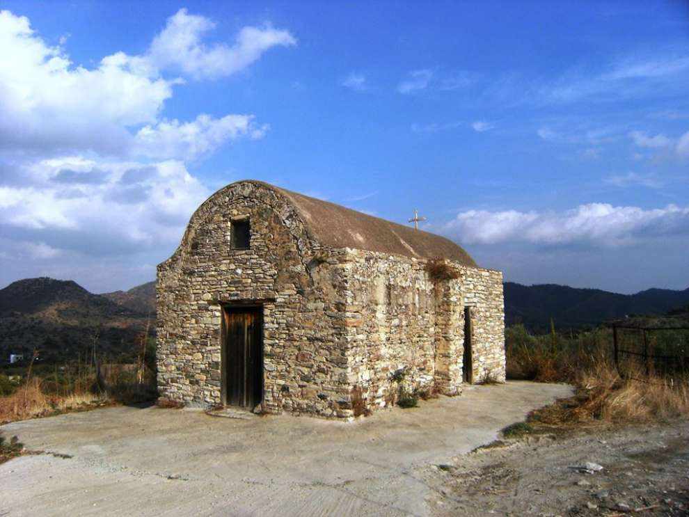 Το εξωκλήσι του Αγίου Θωμά στα Λεύκαρα