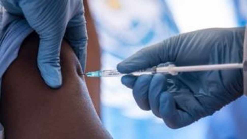 Εμβόλια: Σε ποιους δεν παρέχουν επαρκή προστασία