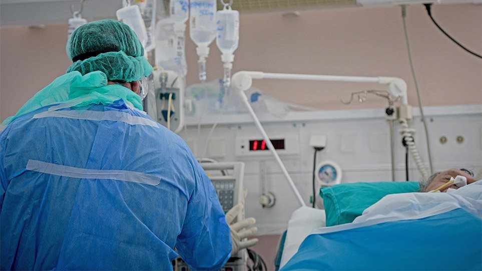 Εκπρόσωπος του ΟΚΥπΥ 9 στους 10 ασθενείς ανεμβολίαστοι