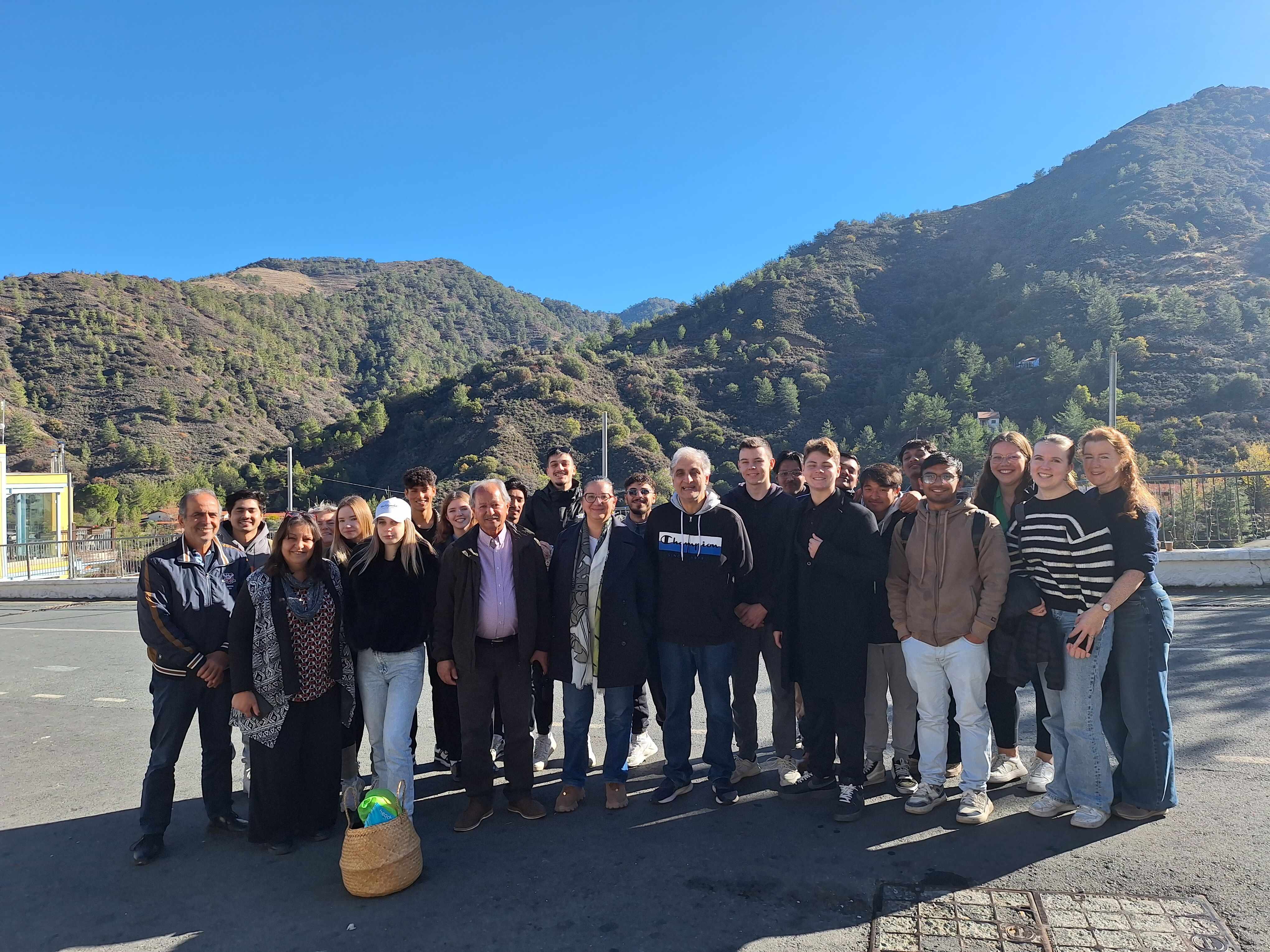 Χριστούγεννα χωρίς απόβλητα: Η φύση μας καλεί, και εμείς απαντάμε!