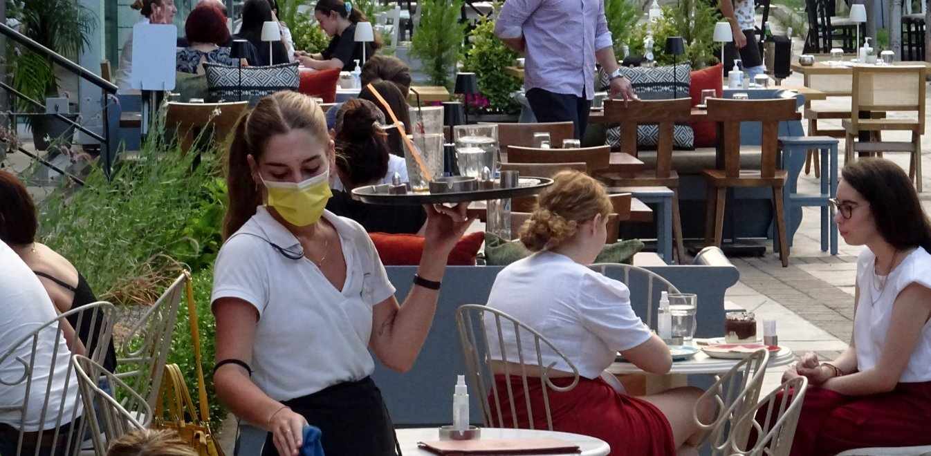 Είδος προς... εξαφάνιση είναι οι Κύπριοι υπάλληλοι στον τομέα της εστίασης